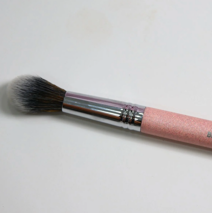 Beca Brush R2 🌷Brocha Puntiaguda Mediana Para Polvo En La Zona De La Ojera