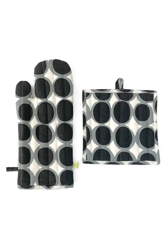 Black/Grey Oven Mitt & Potholder Set