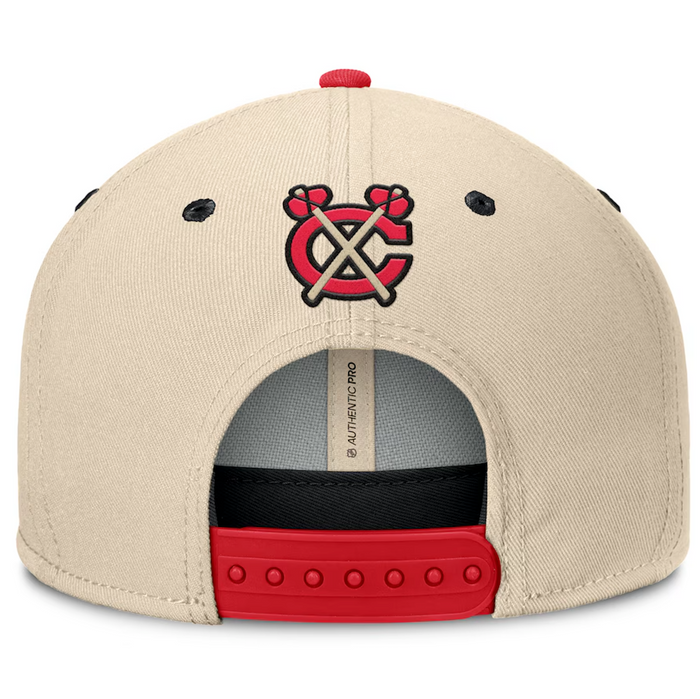 Blackhawks Fanatics 2025 NHL Winter Classic Snapback Hat-1