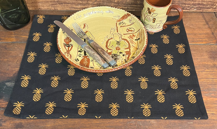 RG-PM-PB Pineapple Placemat - Black